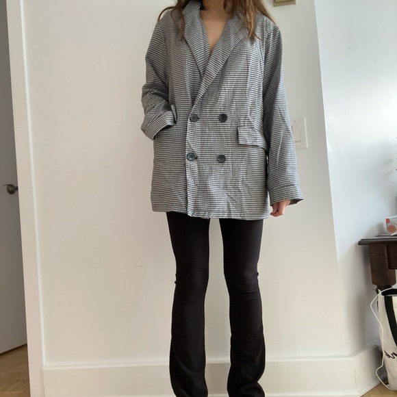 The cutest oversized houndstooth blazer - Picture 6 of 7